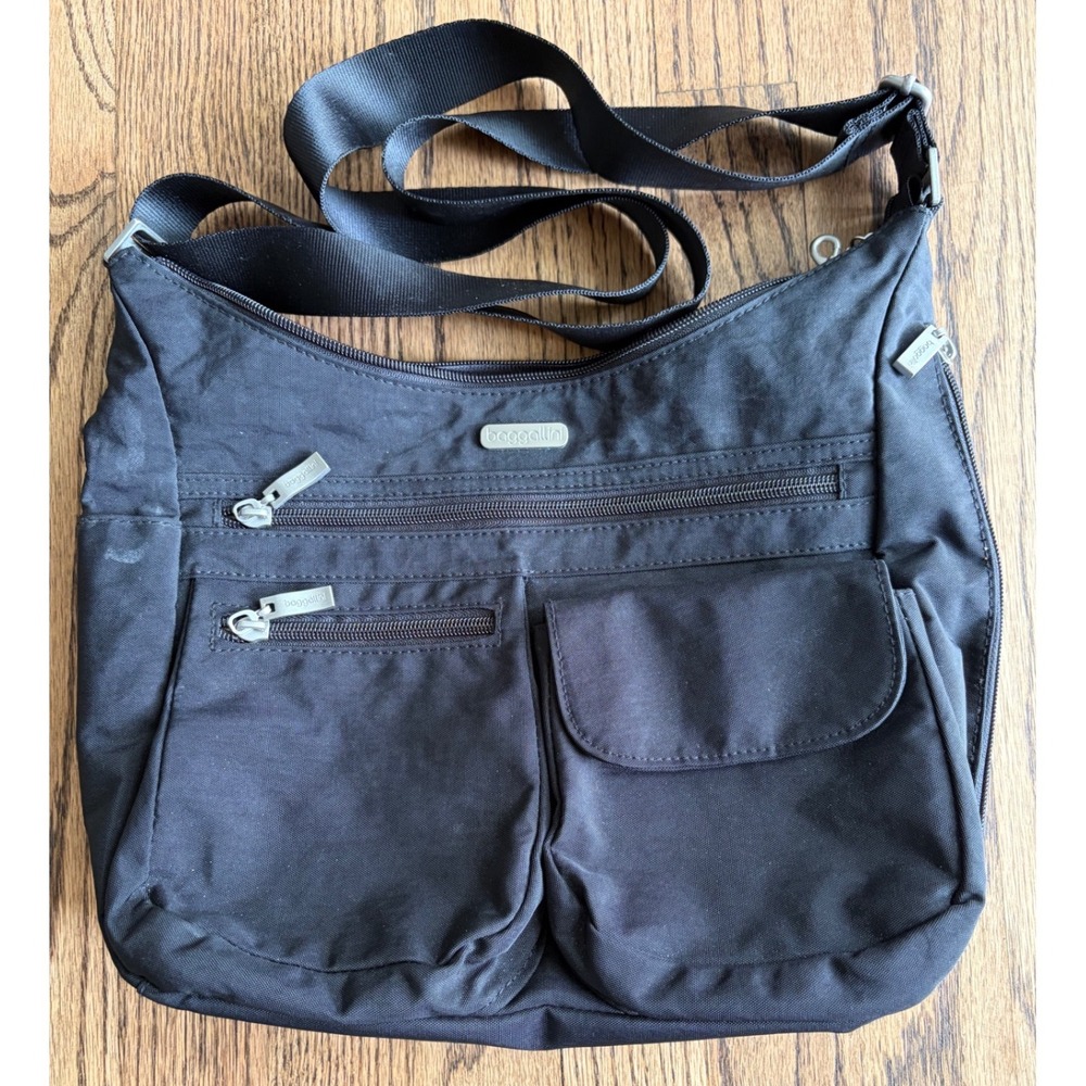 Baggallini Everywhere Bagg Black Nylon Crossbody Travel Bag with Pouch